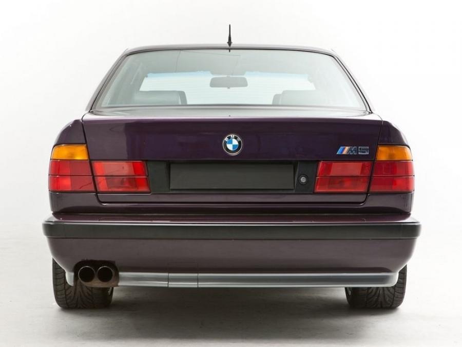  BMW M5 Sedan 1991 года  (UK) (фото 6 из 10)